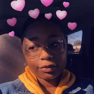 Meet your Posher, Abria